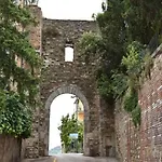 Centro Storico Arco Di S Antonio